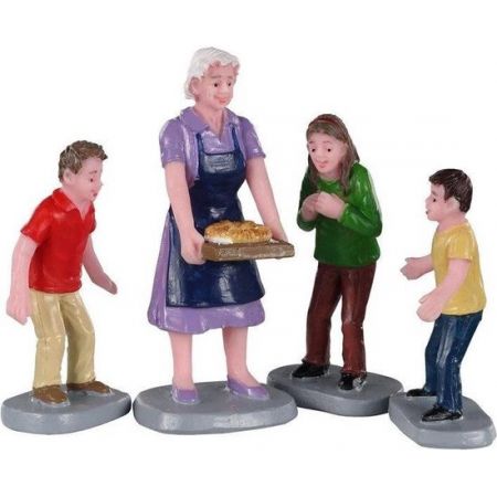 Lemax Family Tradition, Set Of 4